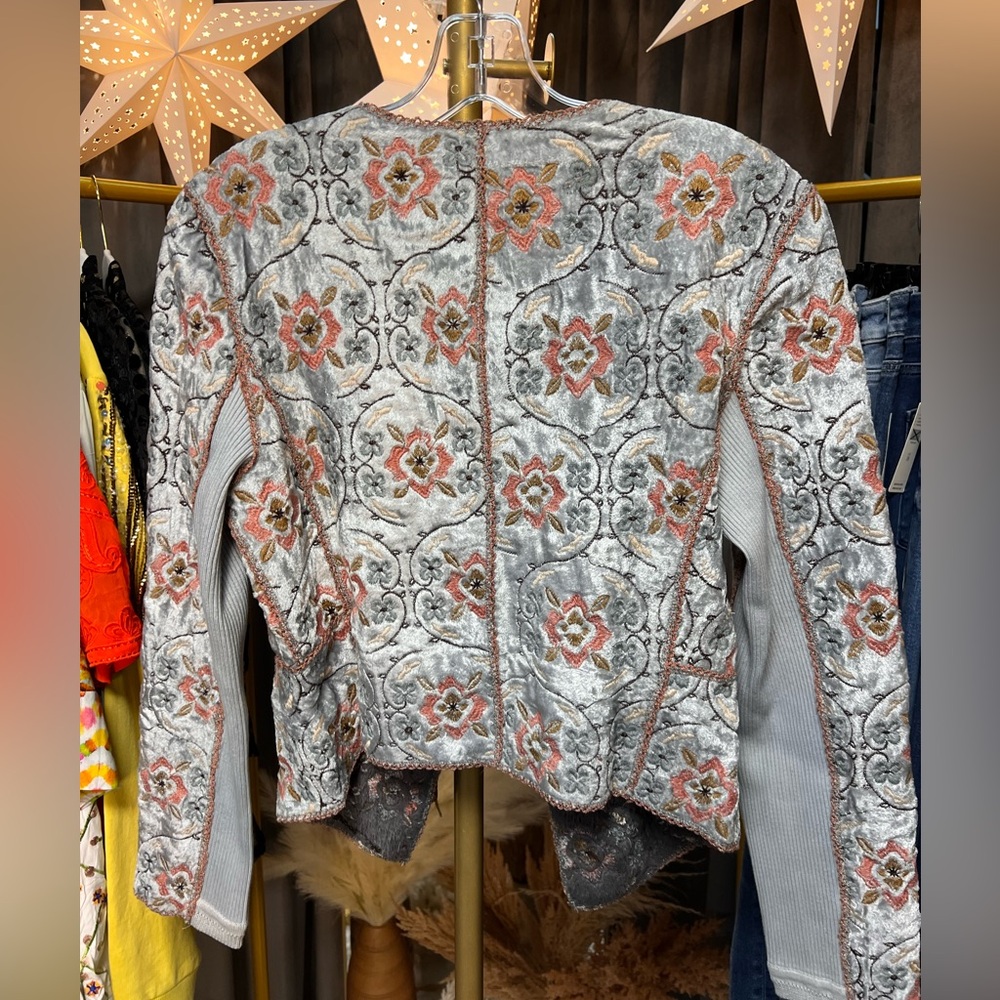 Bl^nk London Anthropologie Embroidered Velvet Cropped Blazer Jacket - Picture 2 of 4